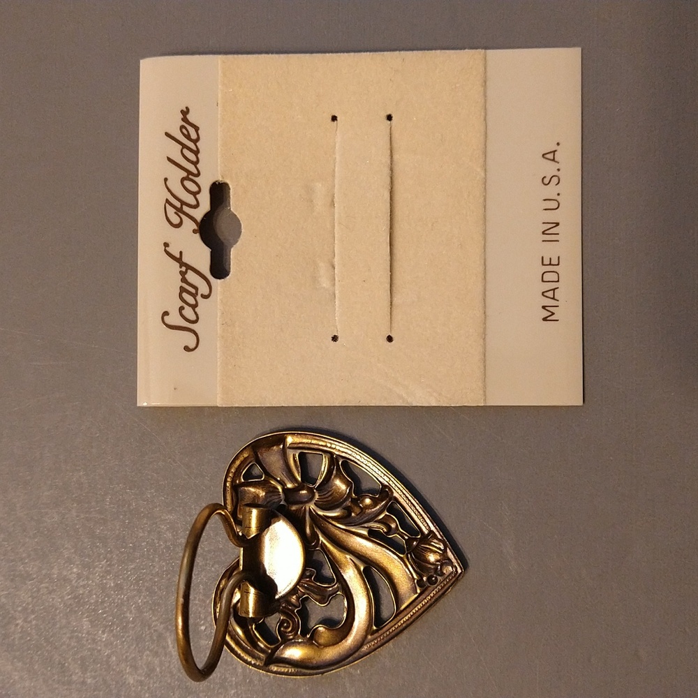Vintage Heart Shaped Gold Scarf Holder Made in USA WOW! - Picture 6 of 12